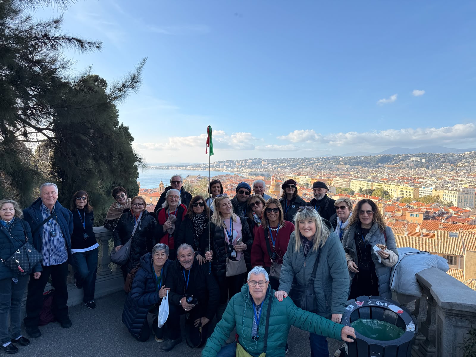 Panorama su Nizza con il gruppo